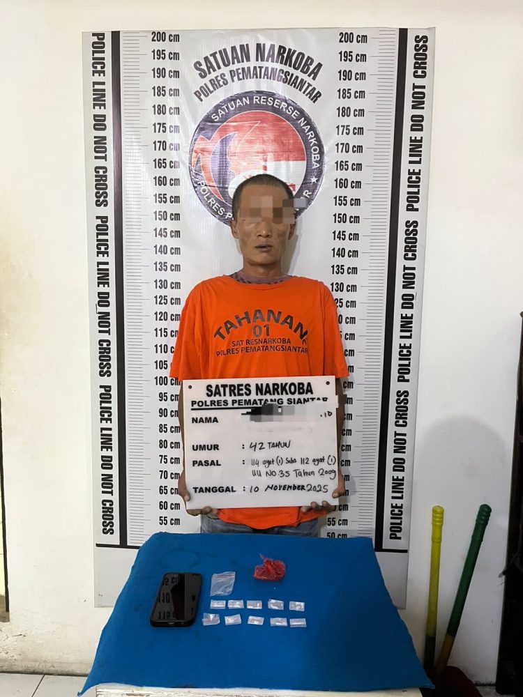 Foto tersangka dan barang bukti yang diamankan Polisi.